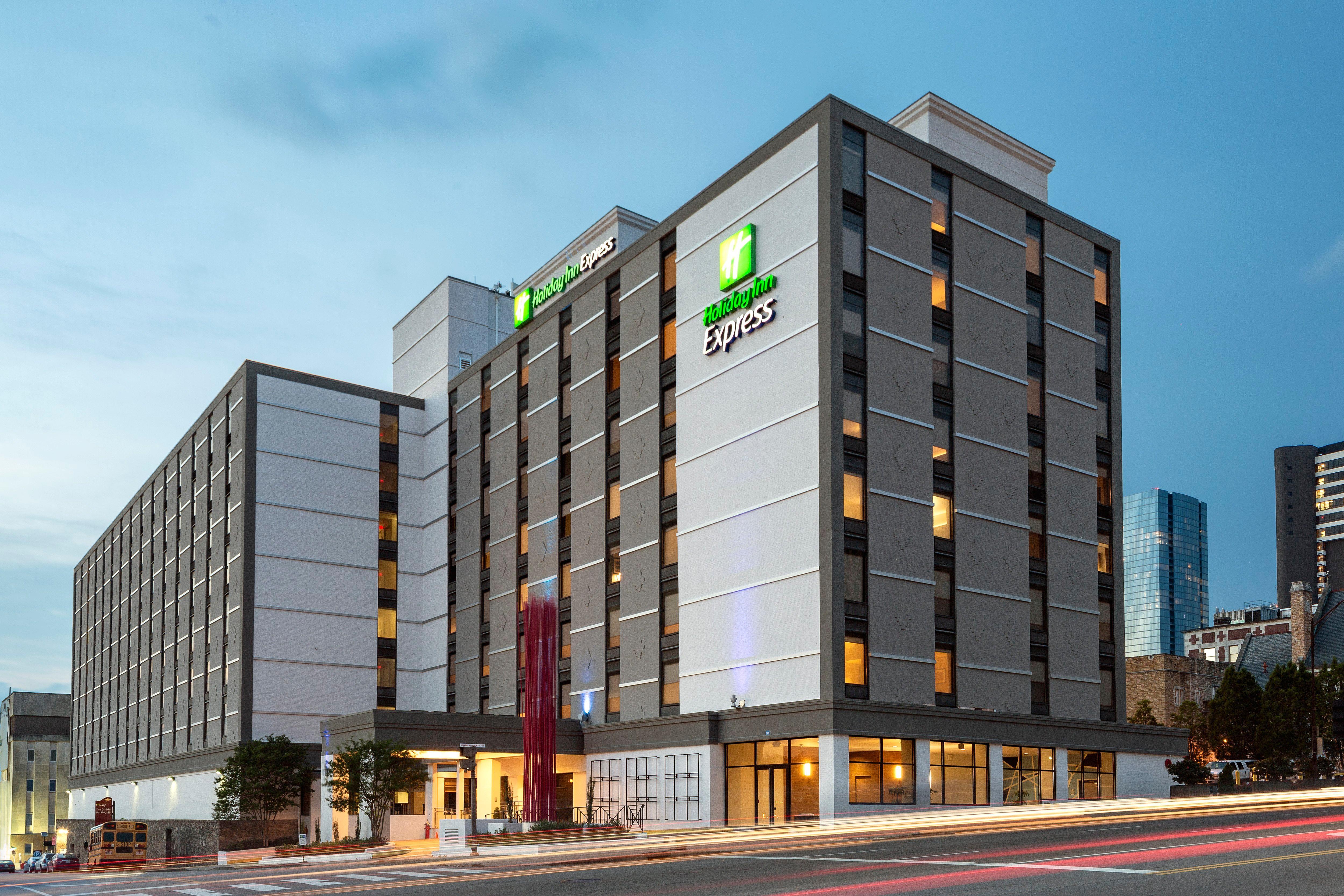 Holiday Inn Express Nashville-Downtown Conference Center, An Ihg Hotel Exterior photo